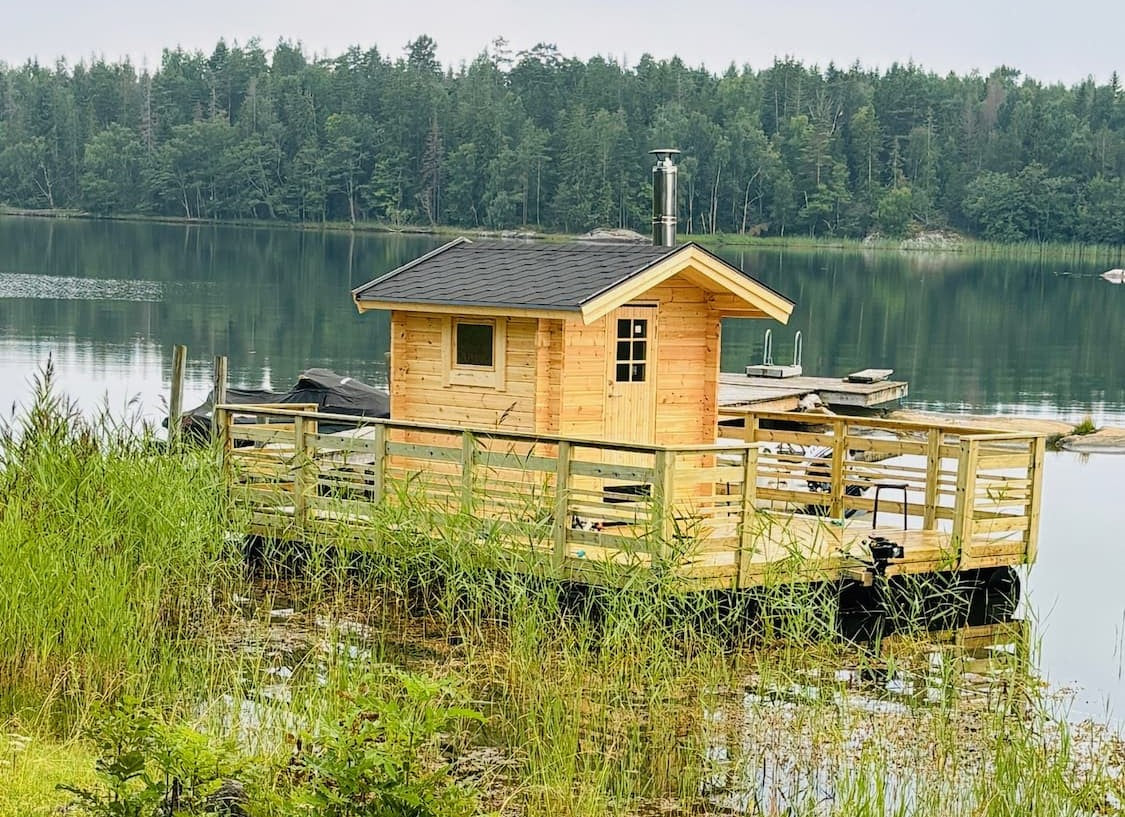 Flytende Badstue Renskær 6x4,8m og Badstue 4 kvm
