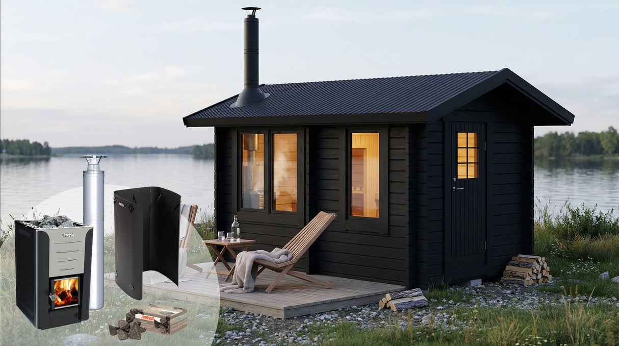 Bastustuga med mörk träpanel, skorsten och bastuugn, samt skorstensdelar i förgrunden.