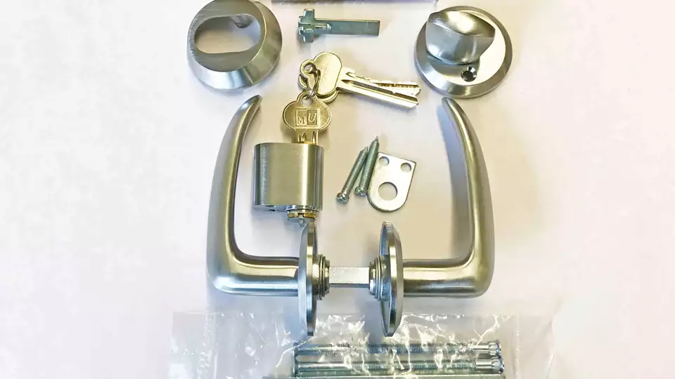 Dörrhandtagsats med tre nycklar